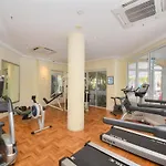 Resort Studio Apartment In Heart Of Broadbeach