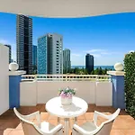Resort Studio Apartment In Heart Of Broadbeach